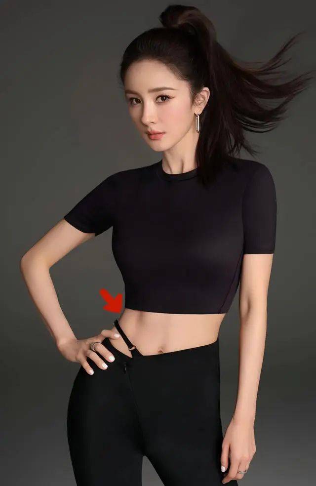 杨幂维密广告秀事业线太性感!火辣身材不亚于奚梦瑶何穗-6 杨幂维密广告秀事业线太性感!火辣身材不亚于奚梦瑶何穗