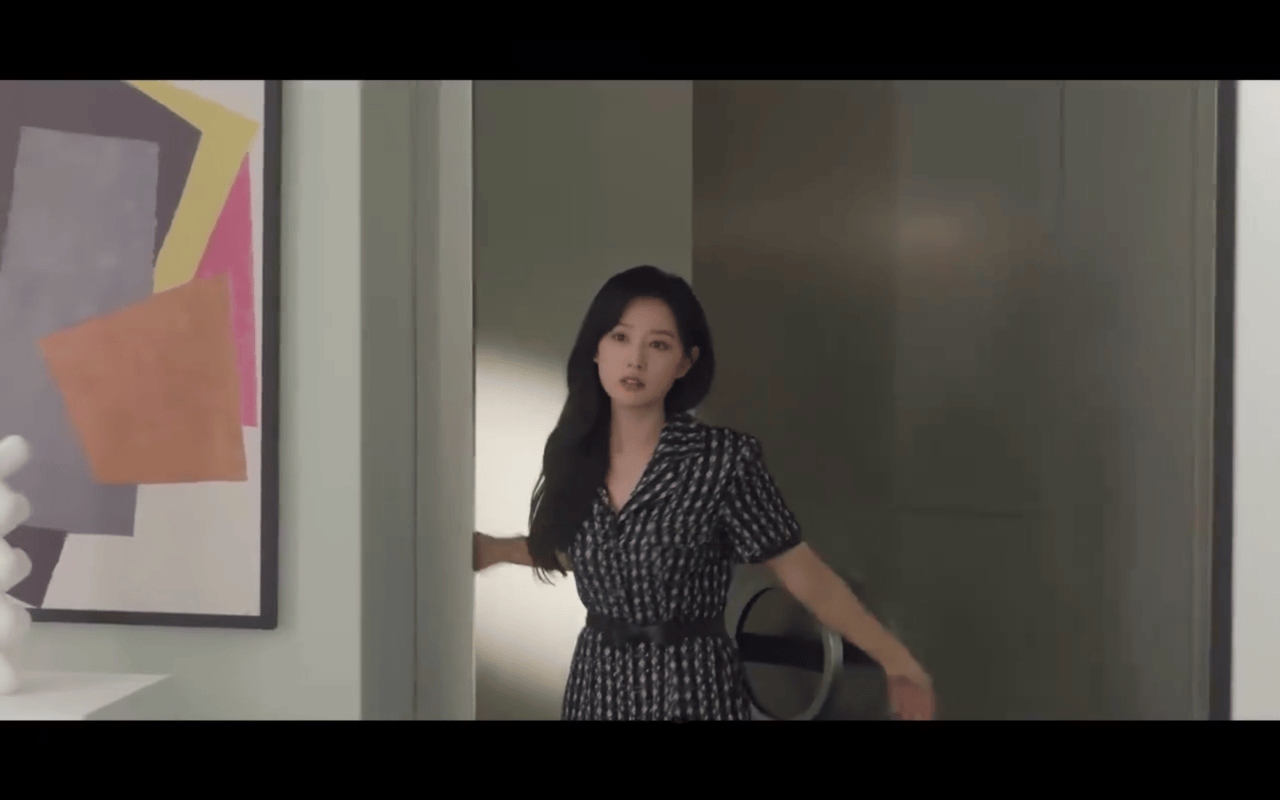 韩国财阀千金颜值爆表,对标三星公主置装费过亿,穿搭细节更贵气!-15 韩国财阀千金颜值爆表,对标三星公主置装费过亿,穿搭细节更贵气!
