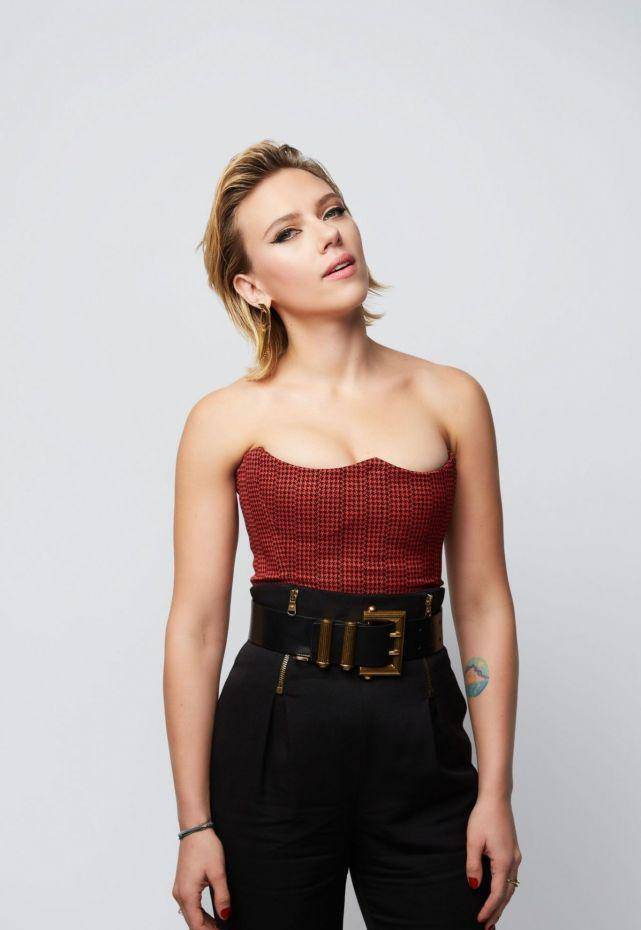 斯嘉丽海边拍大片,38岁半老徐娘身材时尚,令人心动不已-2 斯嘉丽海边拍大片,38岁半老徐娘身材时尚,令人心动不已