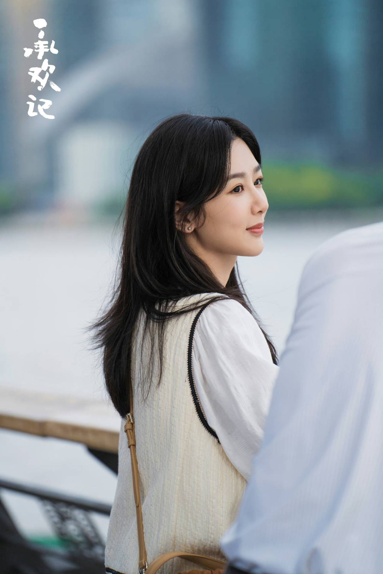 从弄堂普女到酒店继承人，杨紫上班都穿了些什么？-25