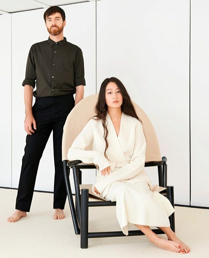 Lemaire的创意总监Sarah-Linh Tran太会穿衣，松弛感的穿搭哲学一起来看一看