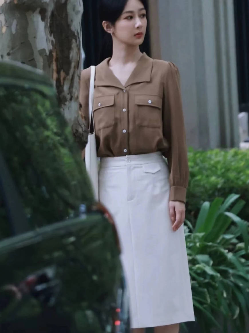 从弄堂普女到酒店继承人，杨紫上班都穿了些什么？-22