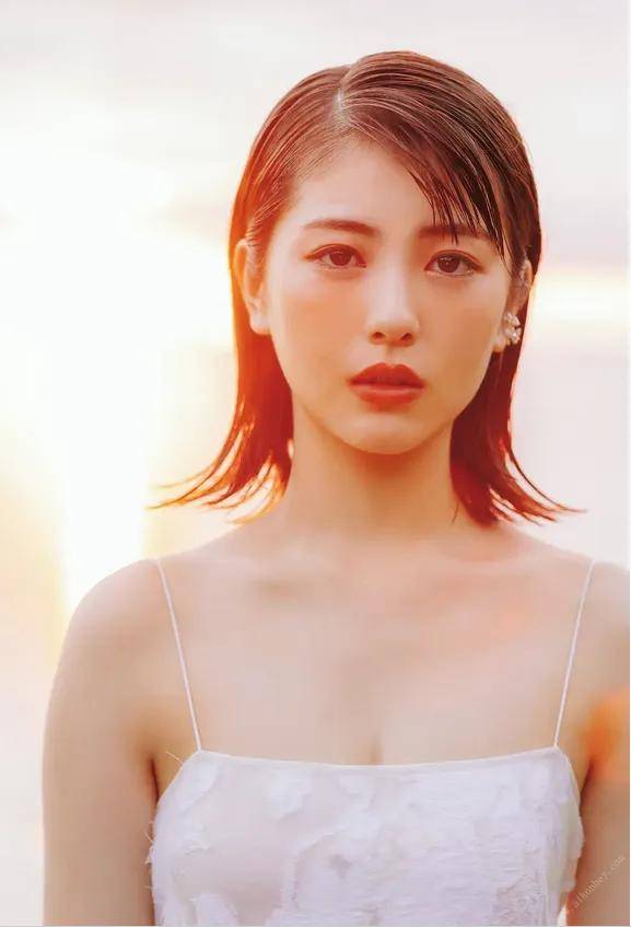 滨边美波超靓写真!雪肤玉貌大长腿美得让人窒息-8 滨边美波超靓写真!雪肤玉貌大长腿美得让人窒息