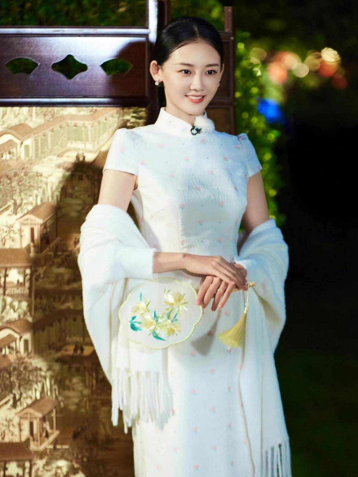 3年2胎后的苗苗换了穿衣风格！毛衣+连衣裙+长筒靴美出新高度-9