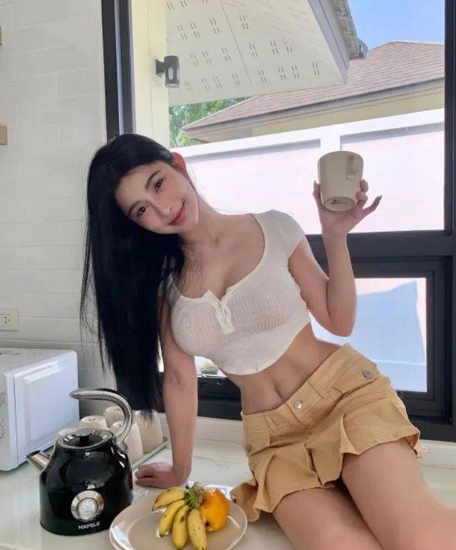 仙女颜值+魔鬼身材！武汉大学的小姐姐每张美照都靓爆镜！