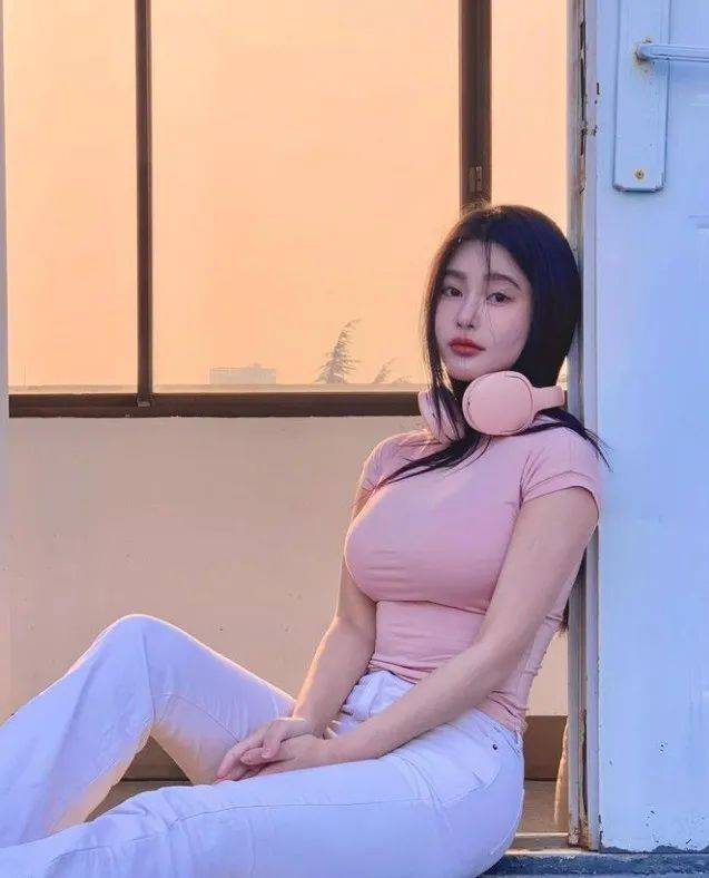 仙女颜值+魔鬼身材！武汉大学的小姐姐每张美照都靓爆镜！