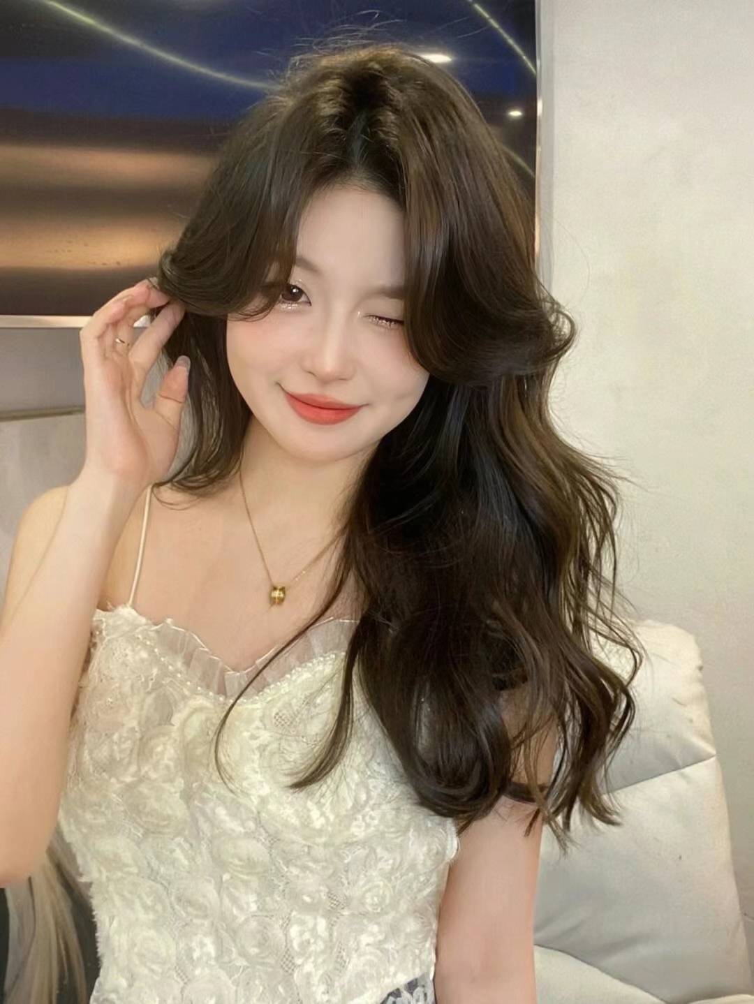 2024想烫发的姐妹看过来！几款烫发发型分享给你