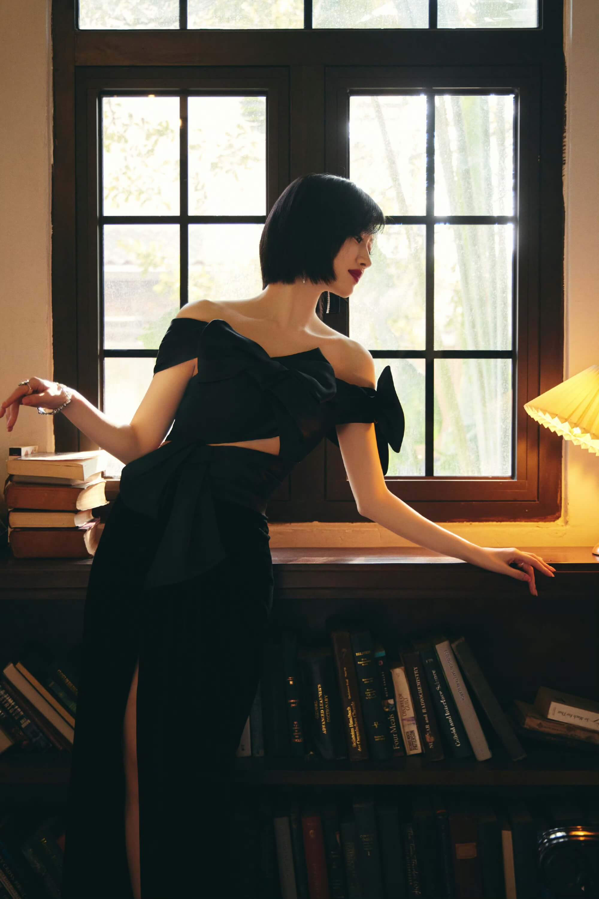 景甜黑色裙子和短发造型太迷人了