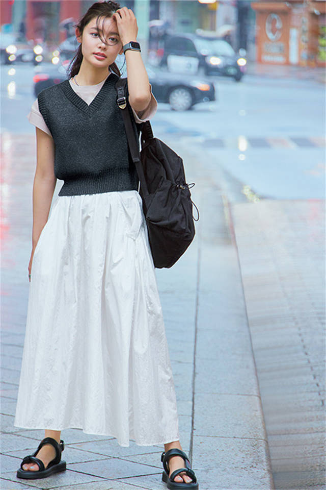 初夏30+女生职场如何穿衣打扮?现在穿的越通透越宽松越时髦-17 初夏30+女生职场如何穿衣打扮?现在穿的越通透越宽松越时髦