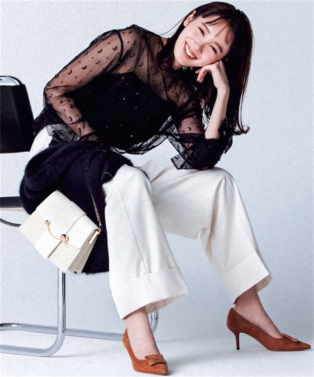 初夏30+女生职场如何穿衣打扮?现在穿的越通透越宽松越时髦-9 初夏30+女生职场如何穿衣打扮?现在穿的越通透越宽松越时髦