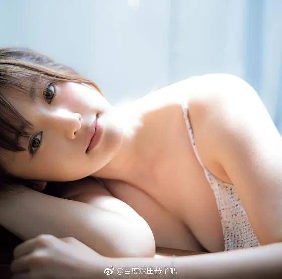 深田恭子穿比基尼泳装露出事业线！魔鬼身材火辣性感-2