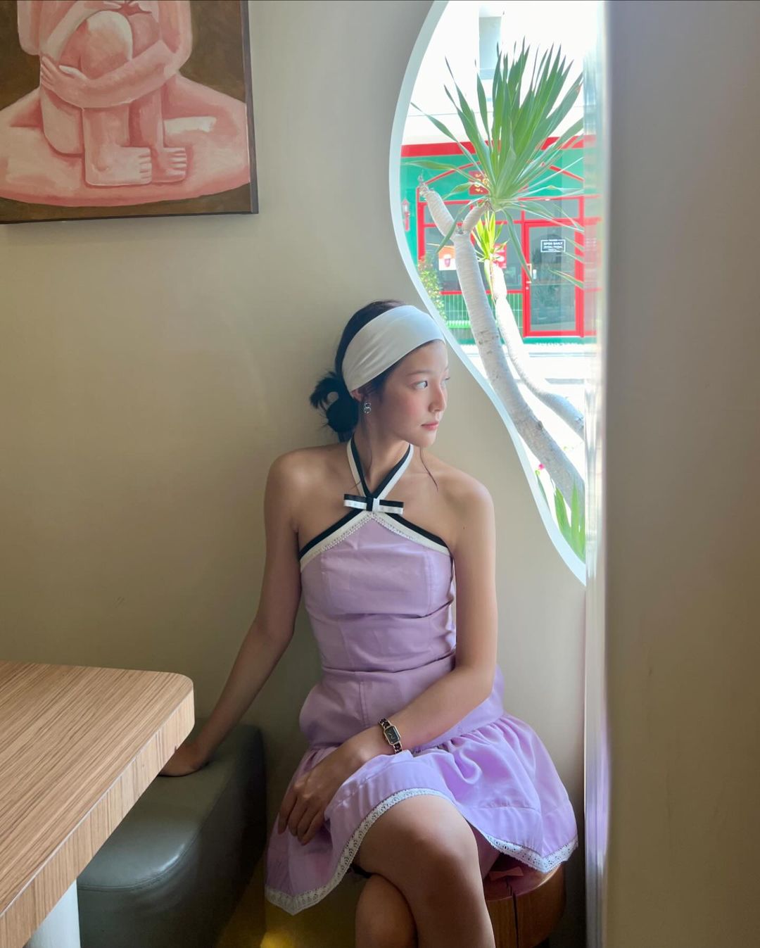 泰国新生代演员Baipor太会穿衣打扮,可甜可酷少女感风格让人心动