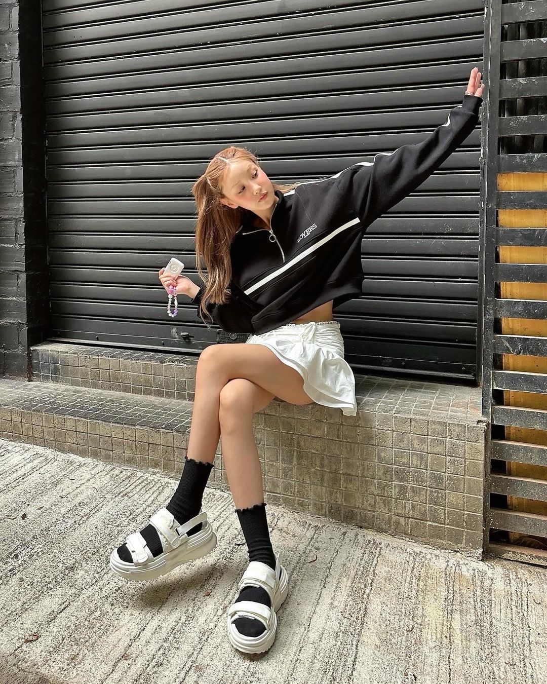 今夏白裙正流行，尤其蓬松有层次的“蛋糕短裙”和芭蕾风混搭很好看