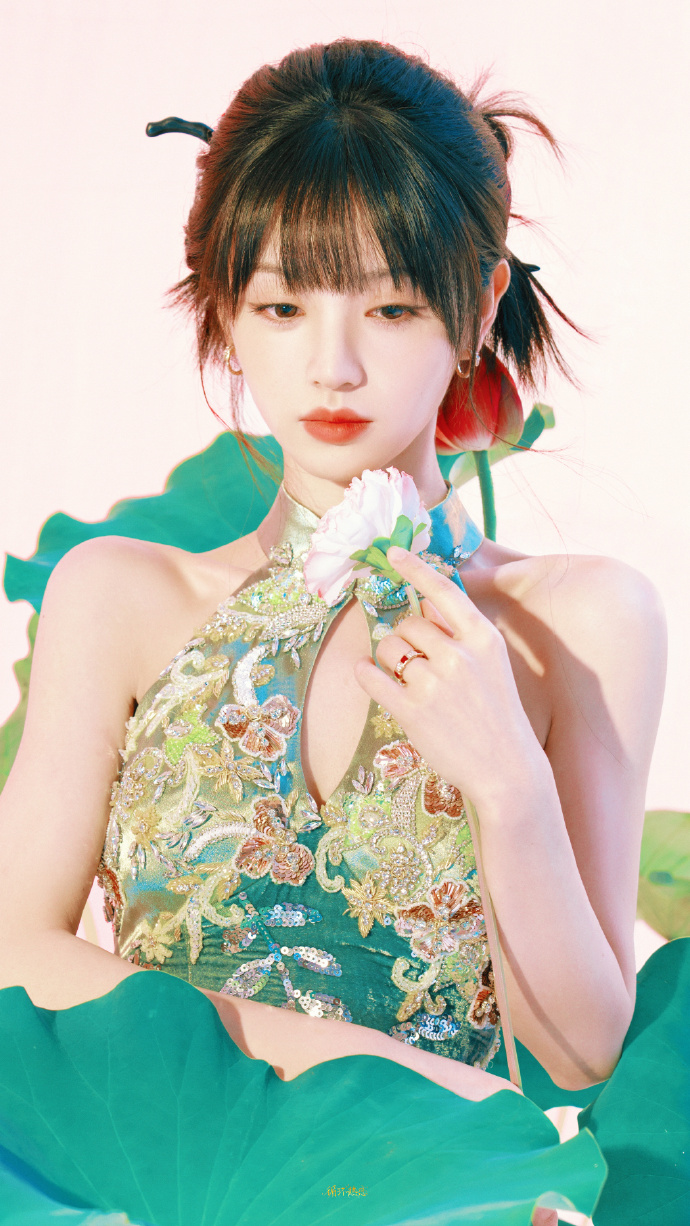 田曦薇穿旗袍装真的好美啊!