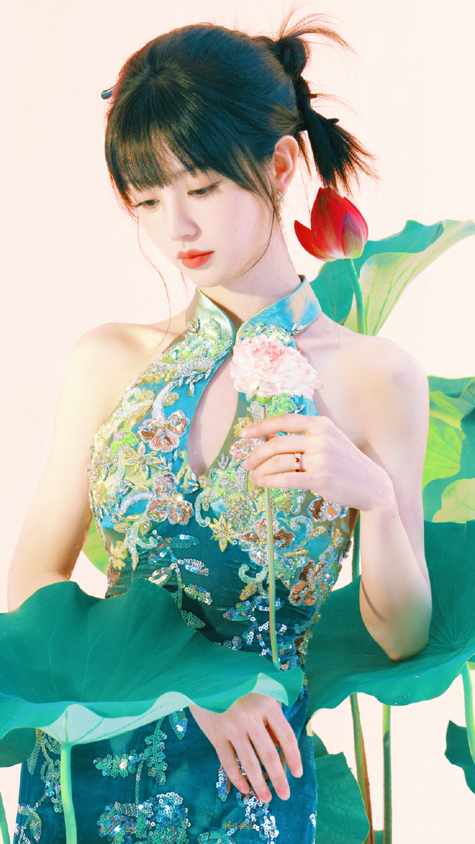 田曦薇穿旗袍装真的好美啊!