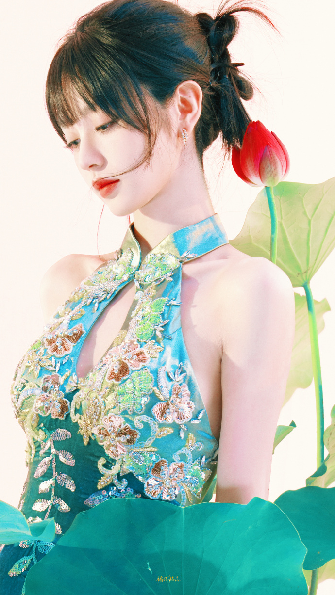 田曦薇穿旗袍装真的好美啊!