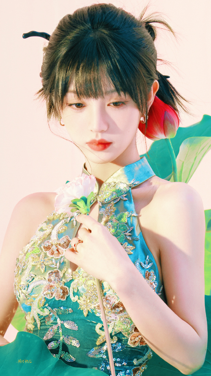 田曦薇穿旗袍装真的好美啊!