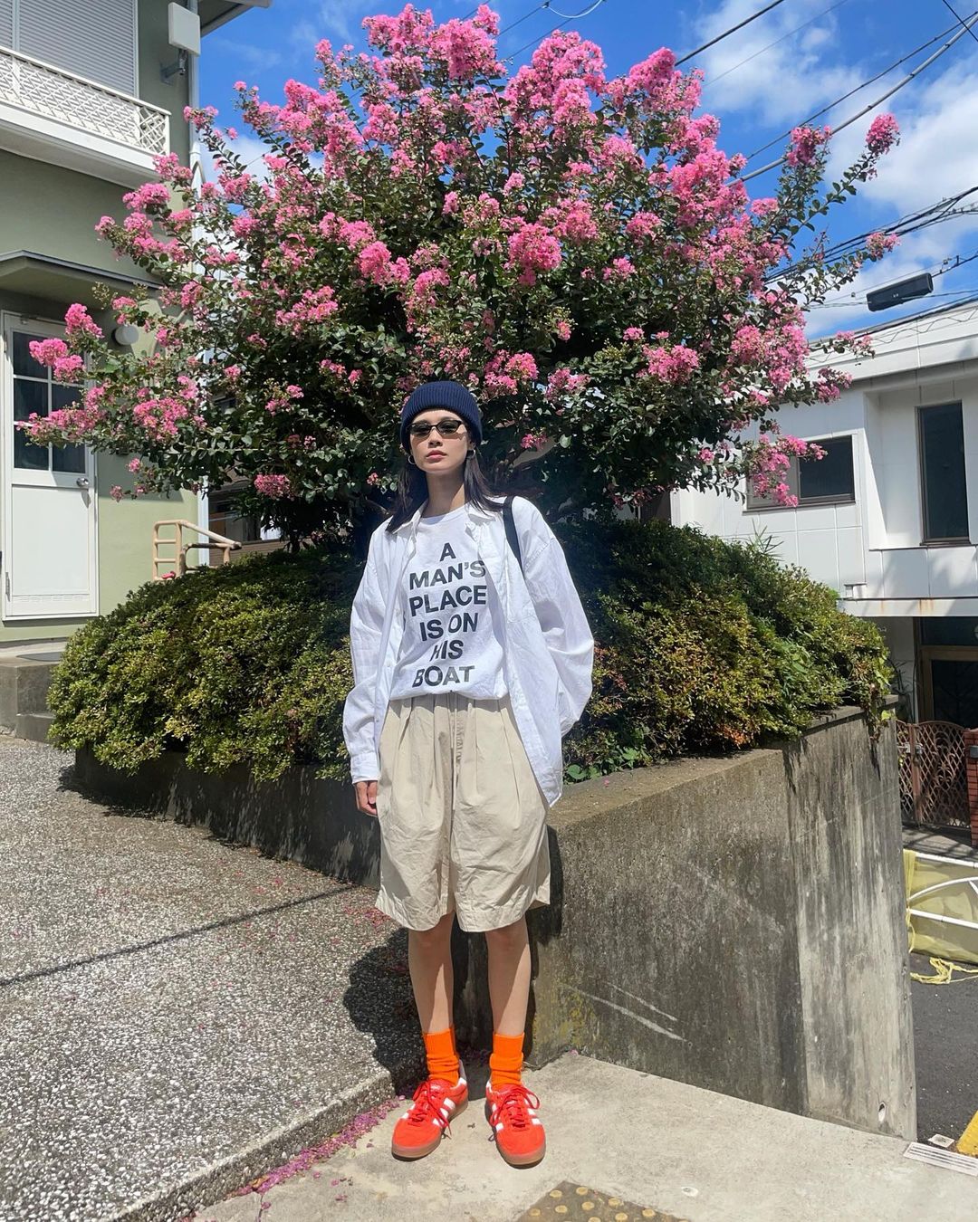 很多喜欢时尚的女孩都在穿adidas缤纷色球鞋，你不想入手一双吗？