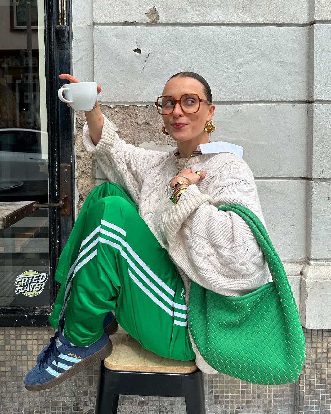 很多喜欢时尚的女孩都在穿adidas缤纷色球鞋，你不想入手一双吗？