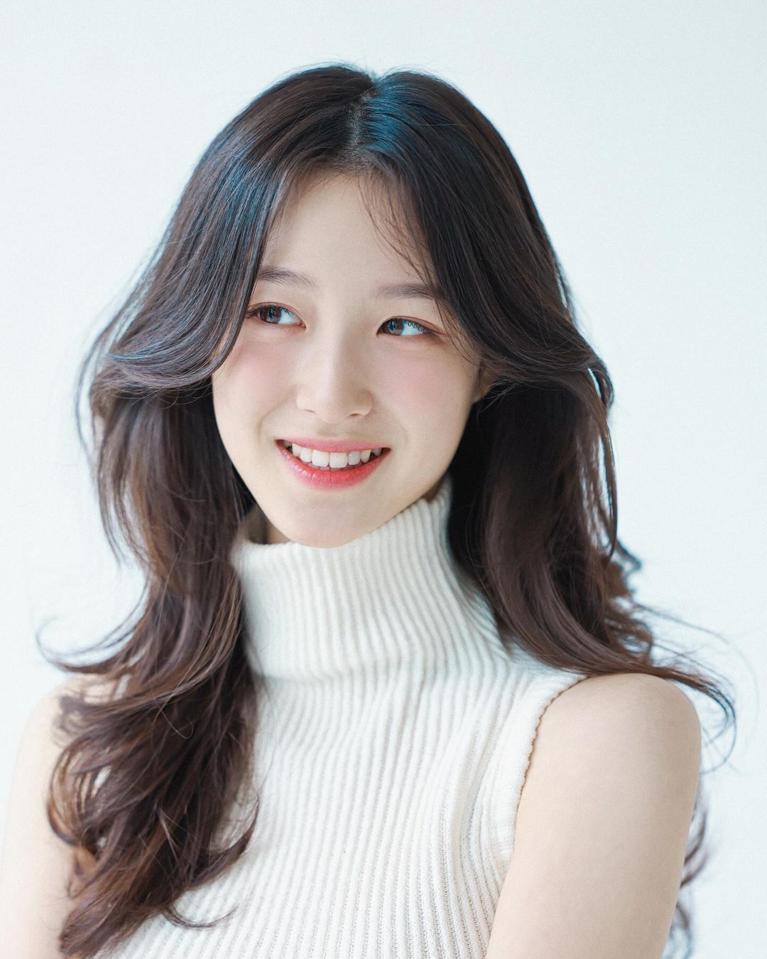 撞脸Jisoo、笑起来像汤唯:出身名门大学的郑世琳颜值不逊色韩剧女主