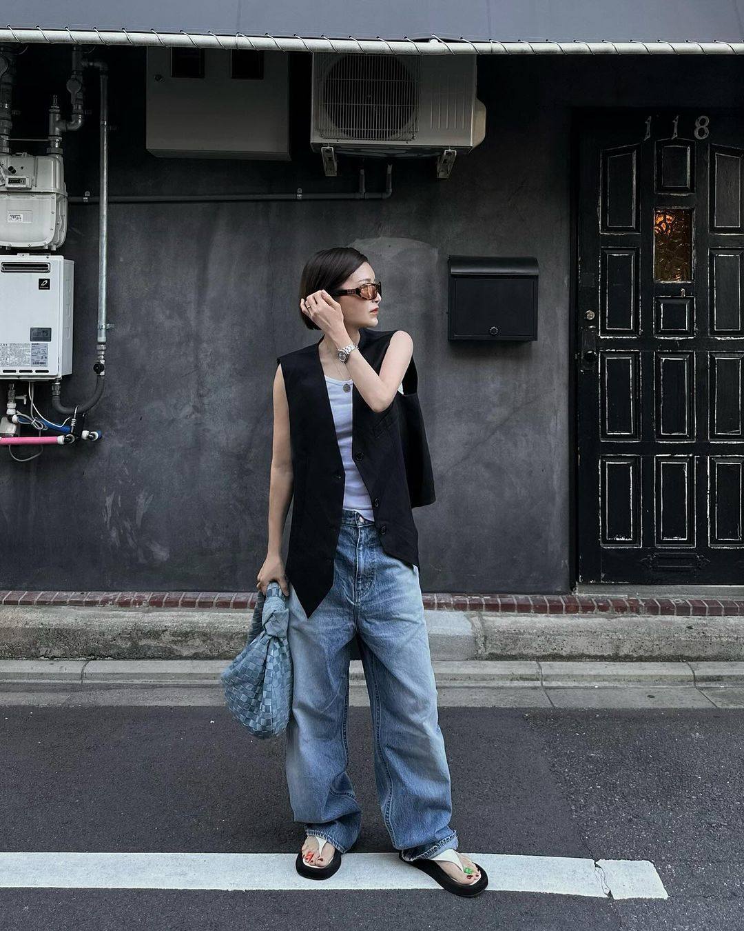 基本单品她穿就特别有型？好看的关键在原来是这些穿搭技巧