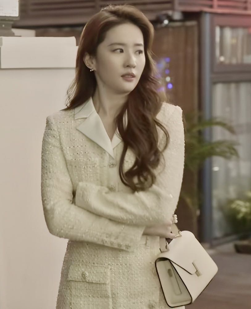 《玫瑰的故事》里刘亦菲的造型太出彩,学生、职场晚宴场合穿搭成了换装秀