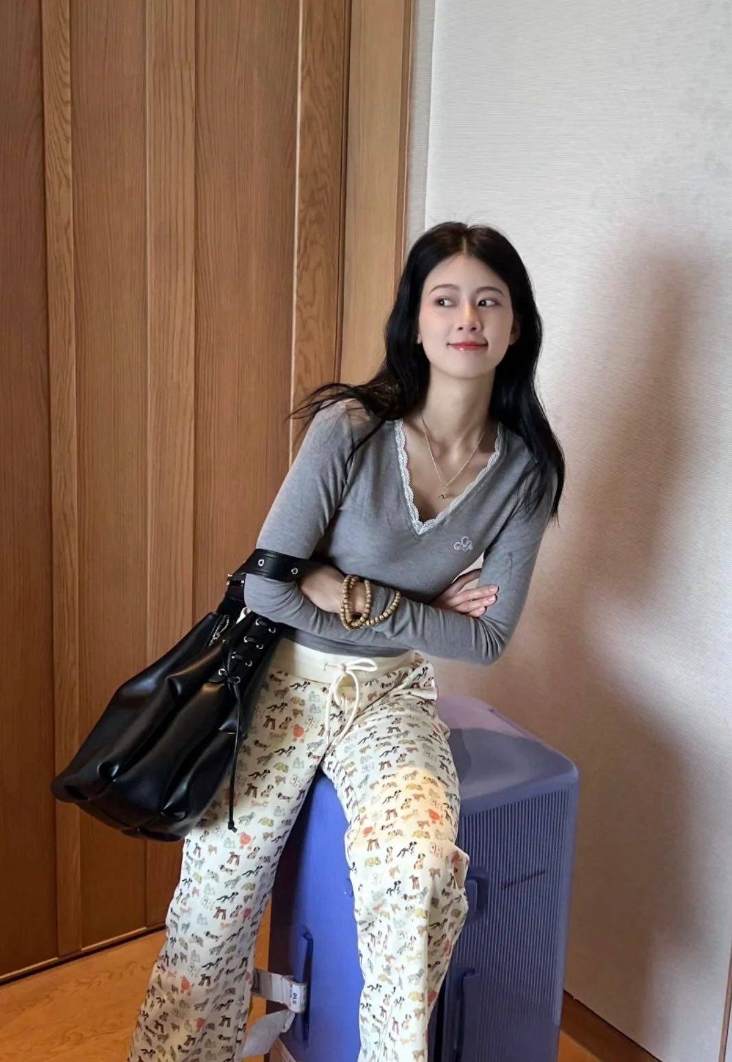 东北甜妹从小透明一跃成为芒果台红人和穿搭界的顶流,她是靠什么?-13 东北甜妹从小透明一跃成为芒果台红人和穿搭界的顶流,她是靠什么?