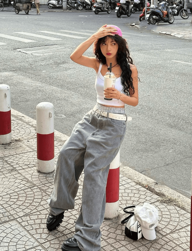 ins时尚的博主maikyhan ，娇小可爱的女生穿搭风格