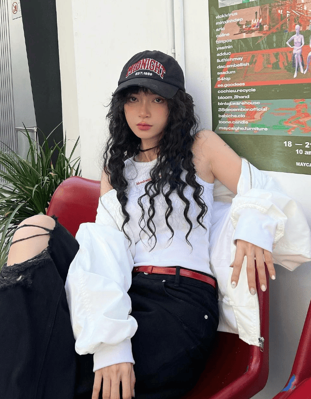 ins时尚的博主maikyhan ，娇小可爱的女生穿搭风格