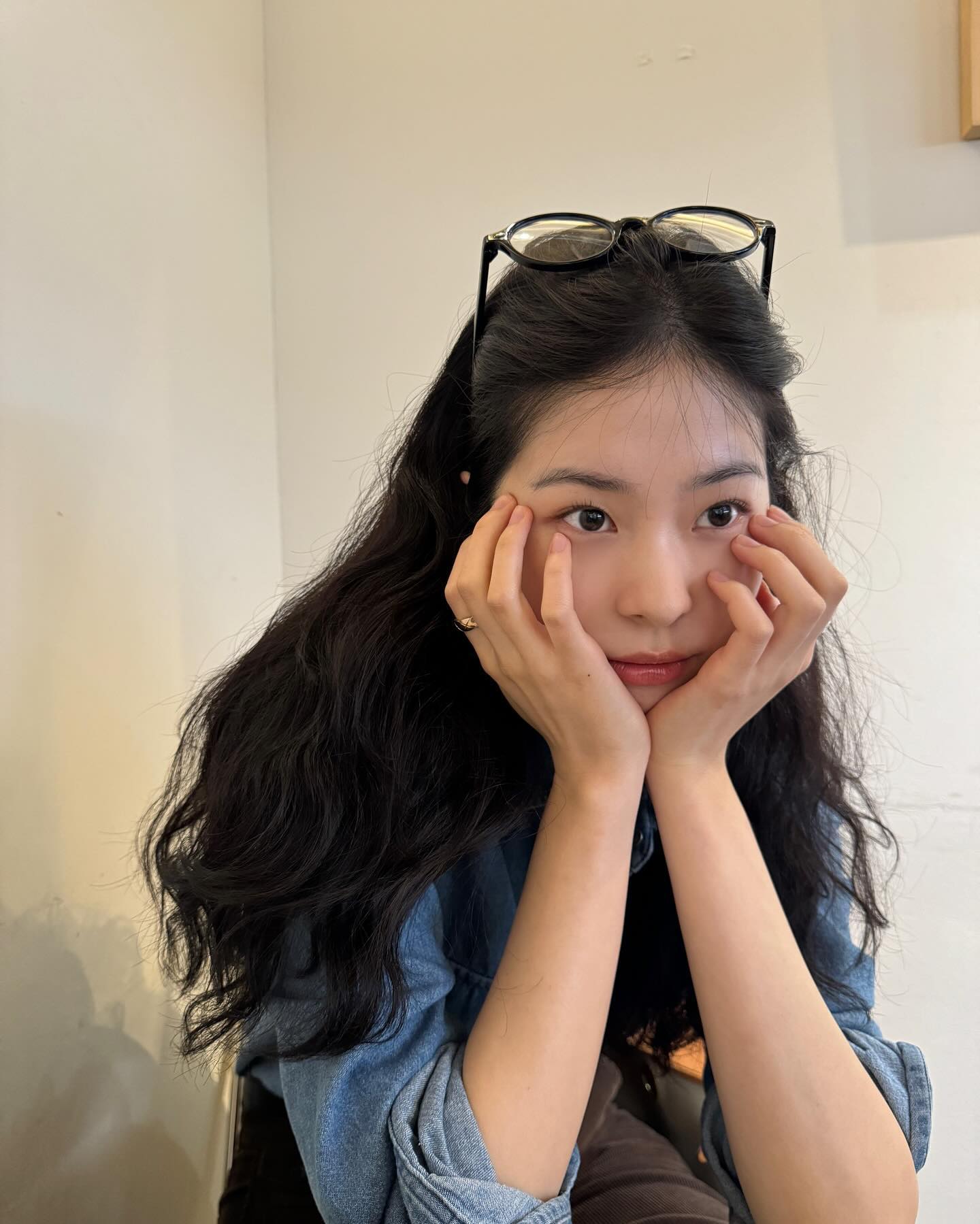 又挖掘到一位穿衣打扮有范儿的韩国演员徐恩秀, 穿搭自带文艺风清新又养眼