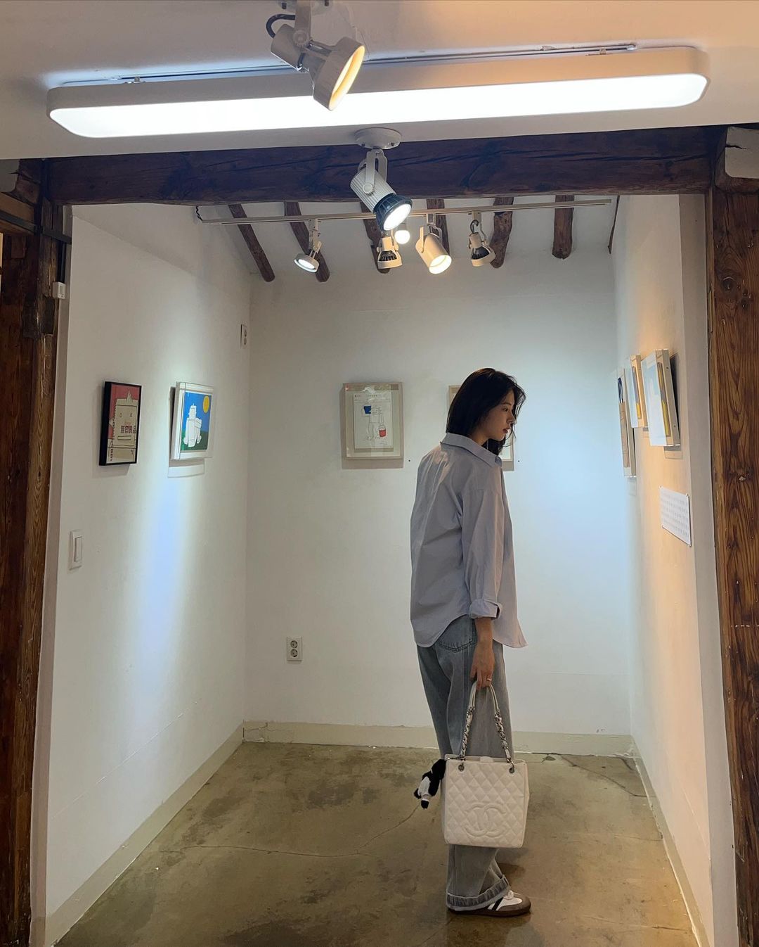 又挖掘到一位穿衣打扮有范儿的韩国演员徐恩秀, 穿搭自带文艺风清新又养眼