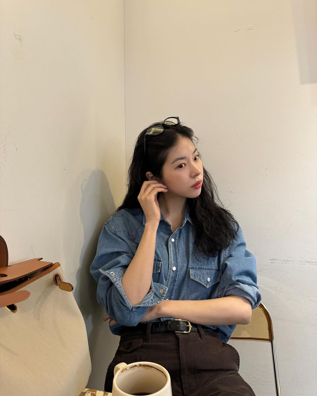 又挖掘到一位穿衣打扮有范儿的韩国演员徐恩秀, 穿搭自带文艺风清新又养眼