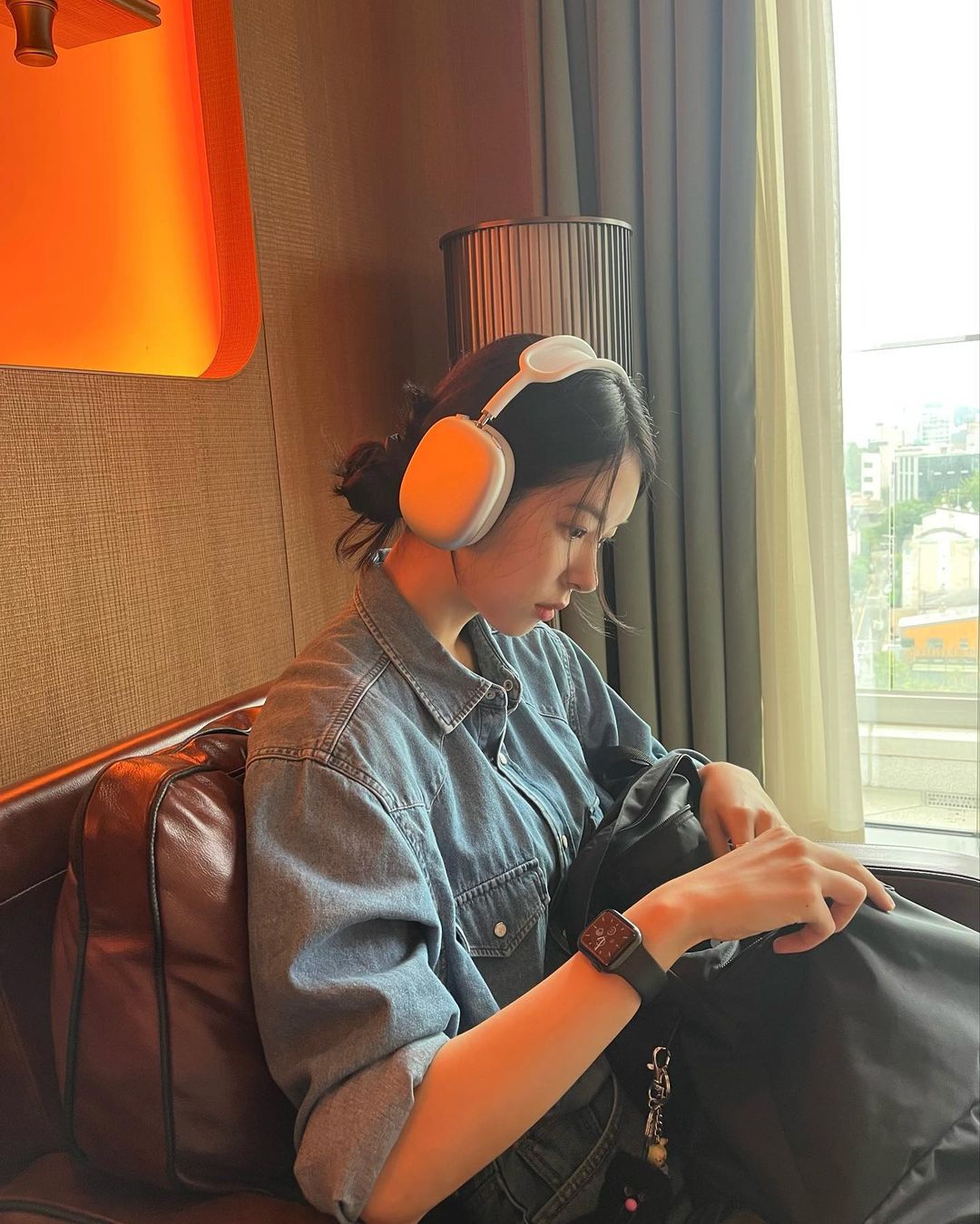 又挖掘到一位穿衣打扮有范儿的韩国演员徐恩秀, 穿搭自带文艺风清新又养眼