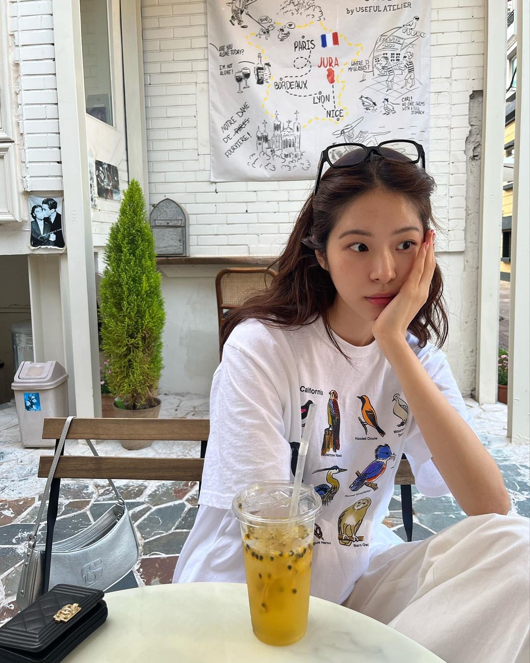 又挖掘到一位穿衣打扮有范儿的韩国演员徐恩秀, 穿搭自带文艺风清新又养眼