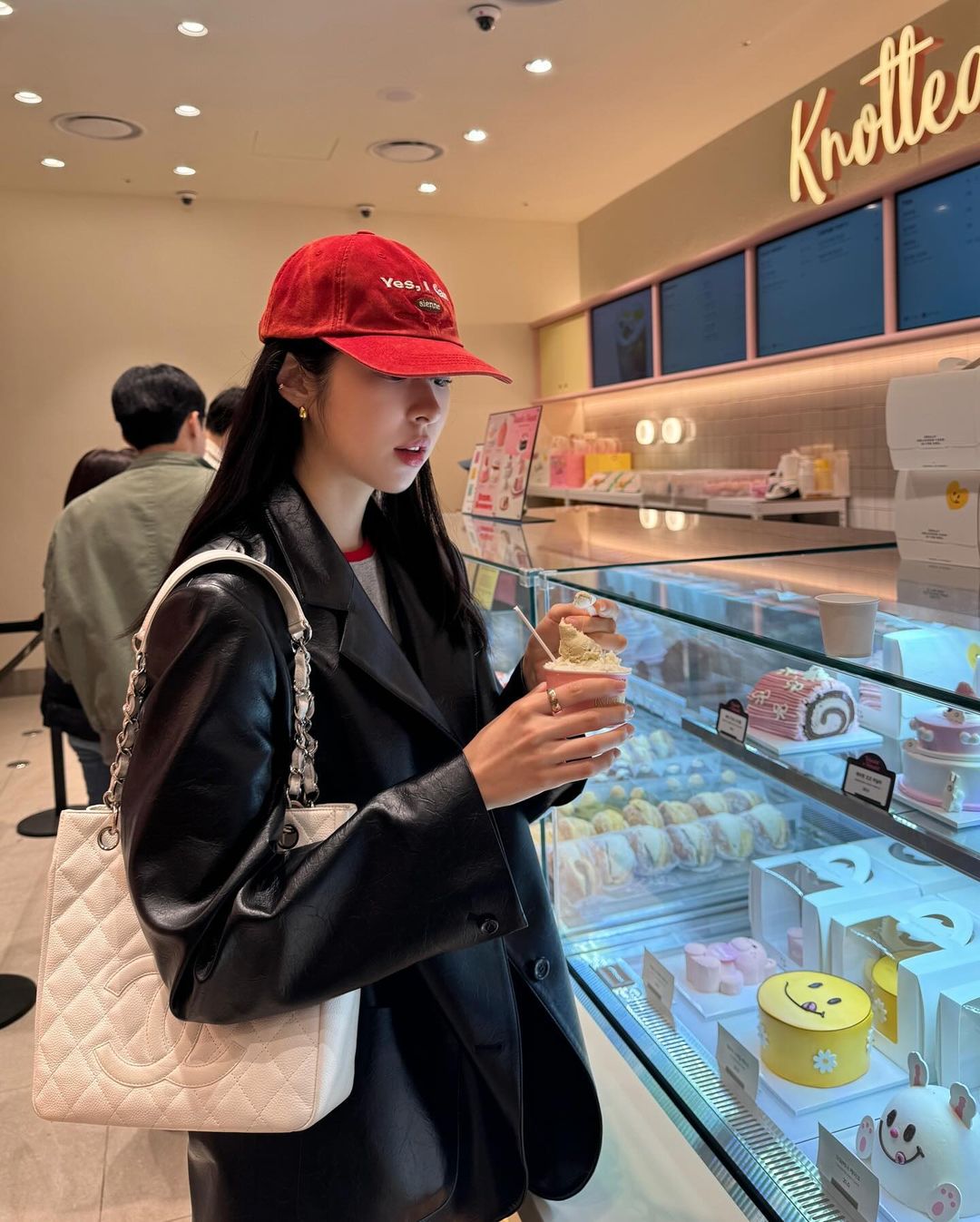 又挖掘到一位穿衣打扮有范儿的韩国演员徐恩秀, 穿搭自带文艺风清新又养眼