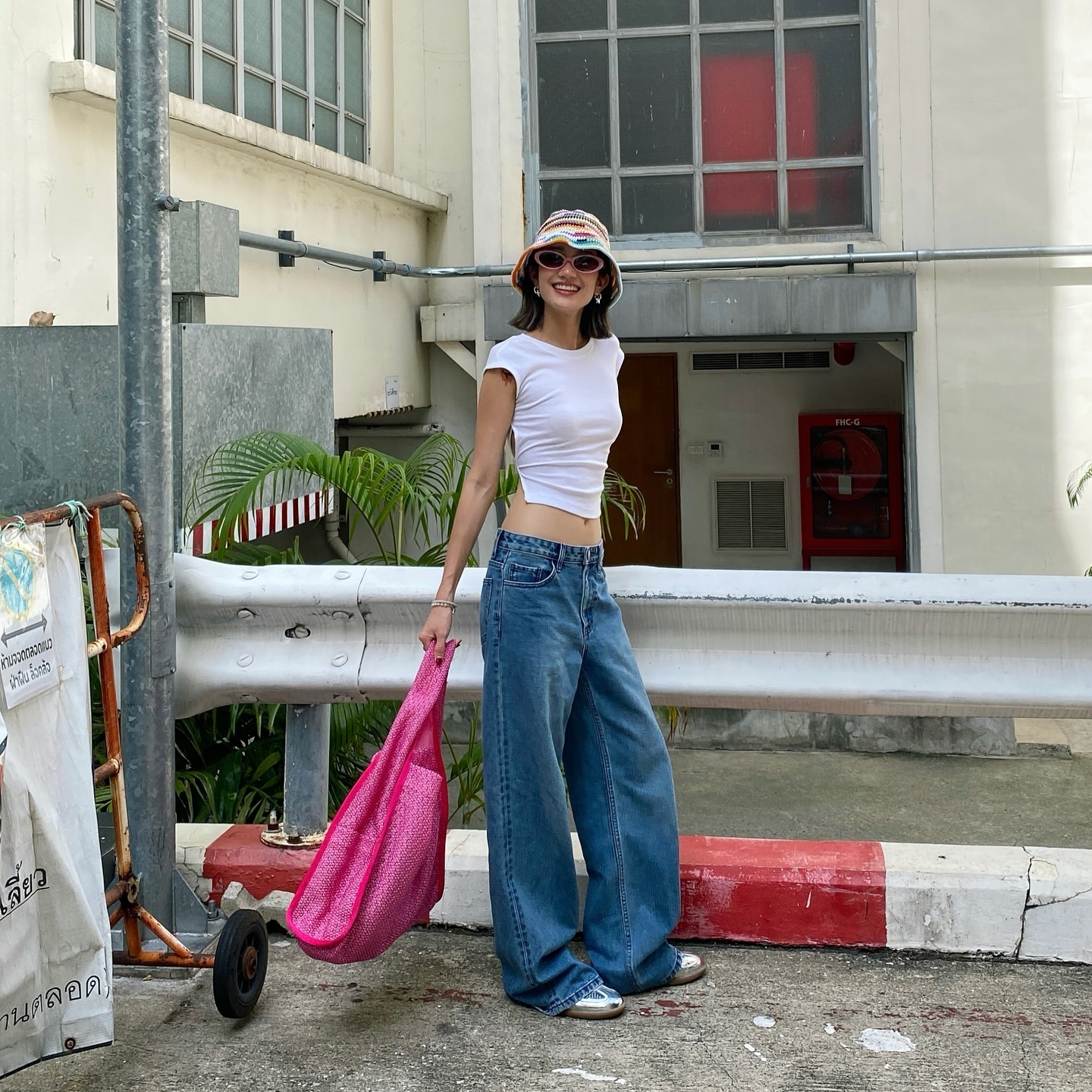 天气太熱穿什么好？这3位泰国女生的穿搭示范，夏季清凉又有型