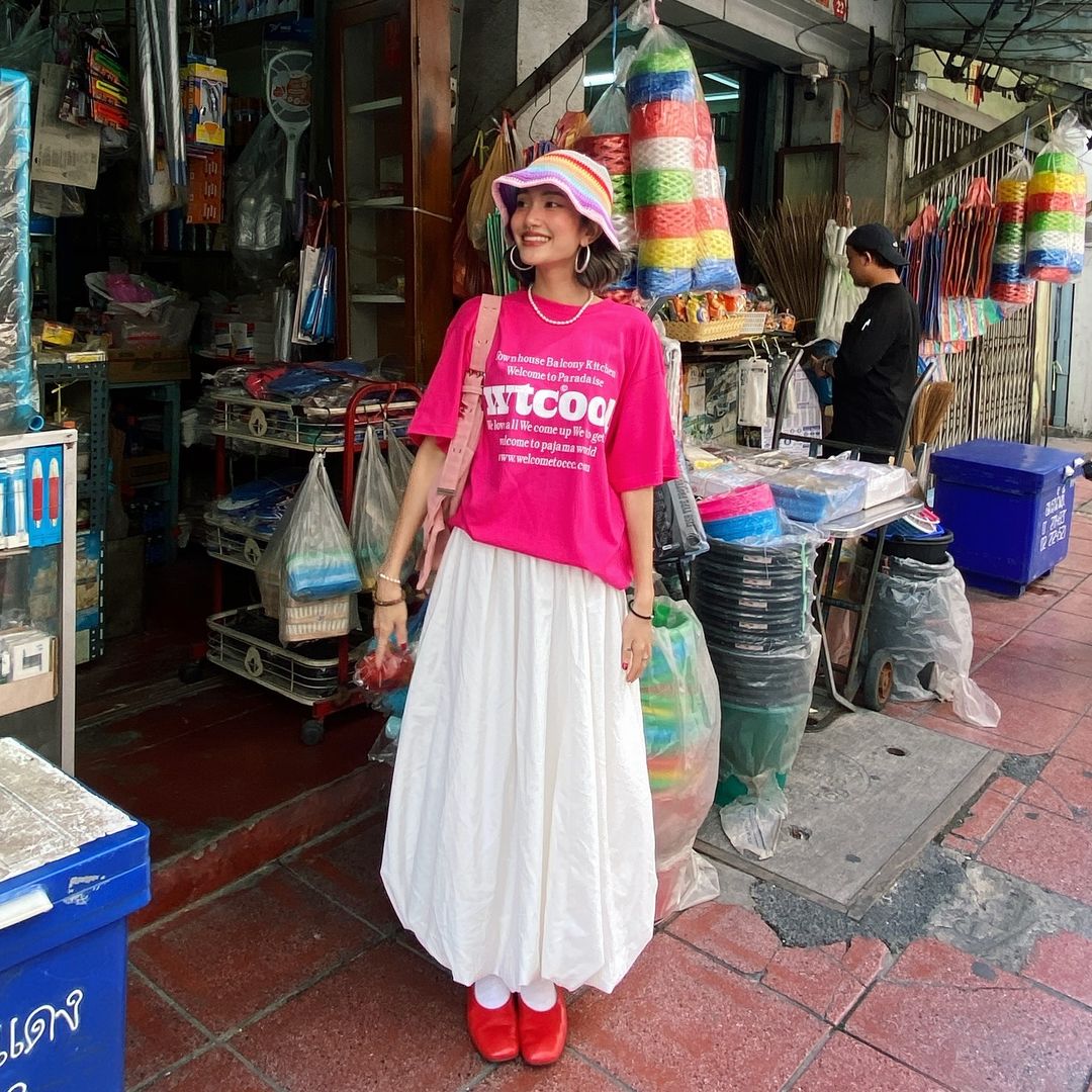 天气太熱穿什么好？这3位泰国女生的穿搭示范，夏季清凉又有型