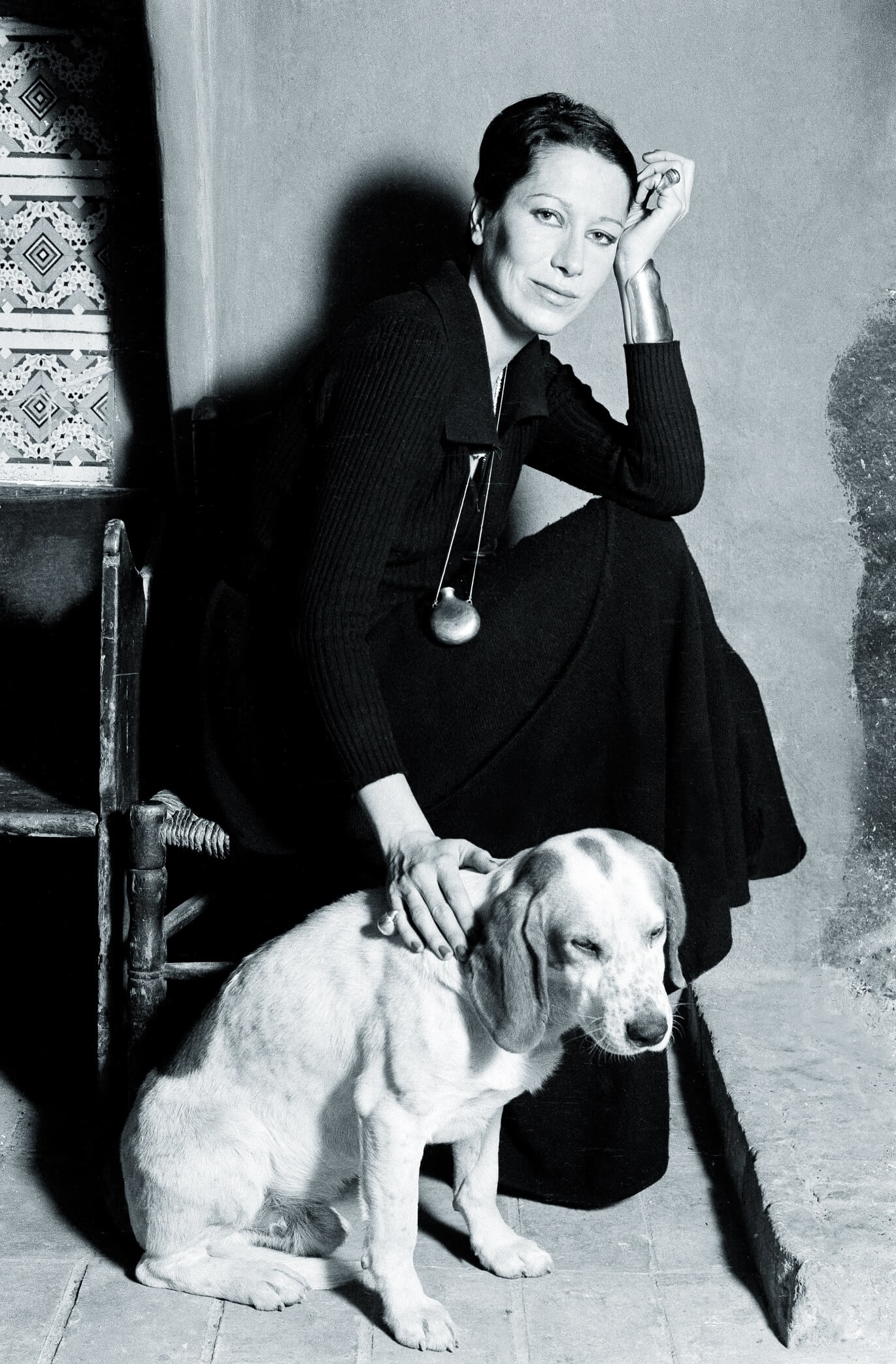 萦绕于指尖、蜿蜒动人的美:Tiffany & Co. 推出两款新戒指纪念设计师Elsa Peretti