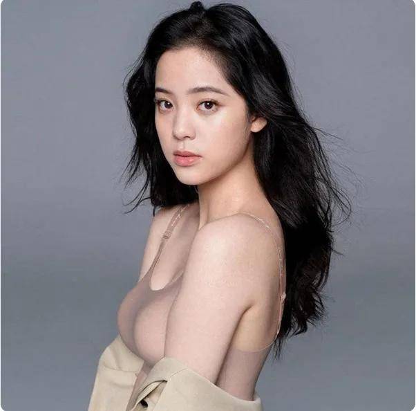 欧阳娜娜性感泳装照曝光！网友炮轰她身材不够火辣-1