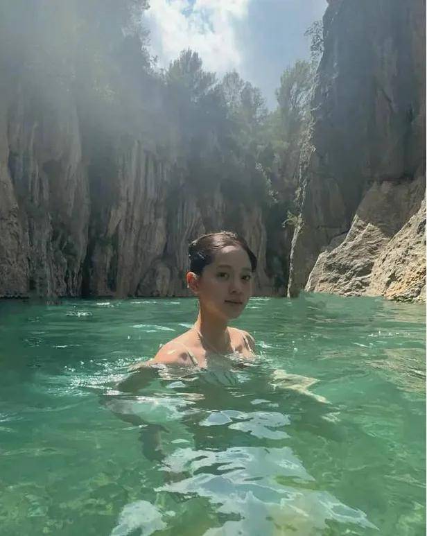 欧阳娜娜性感泳装照曝光！网友炮轰她身材不够火辣-3