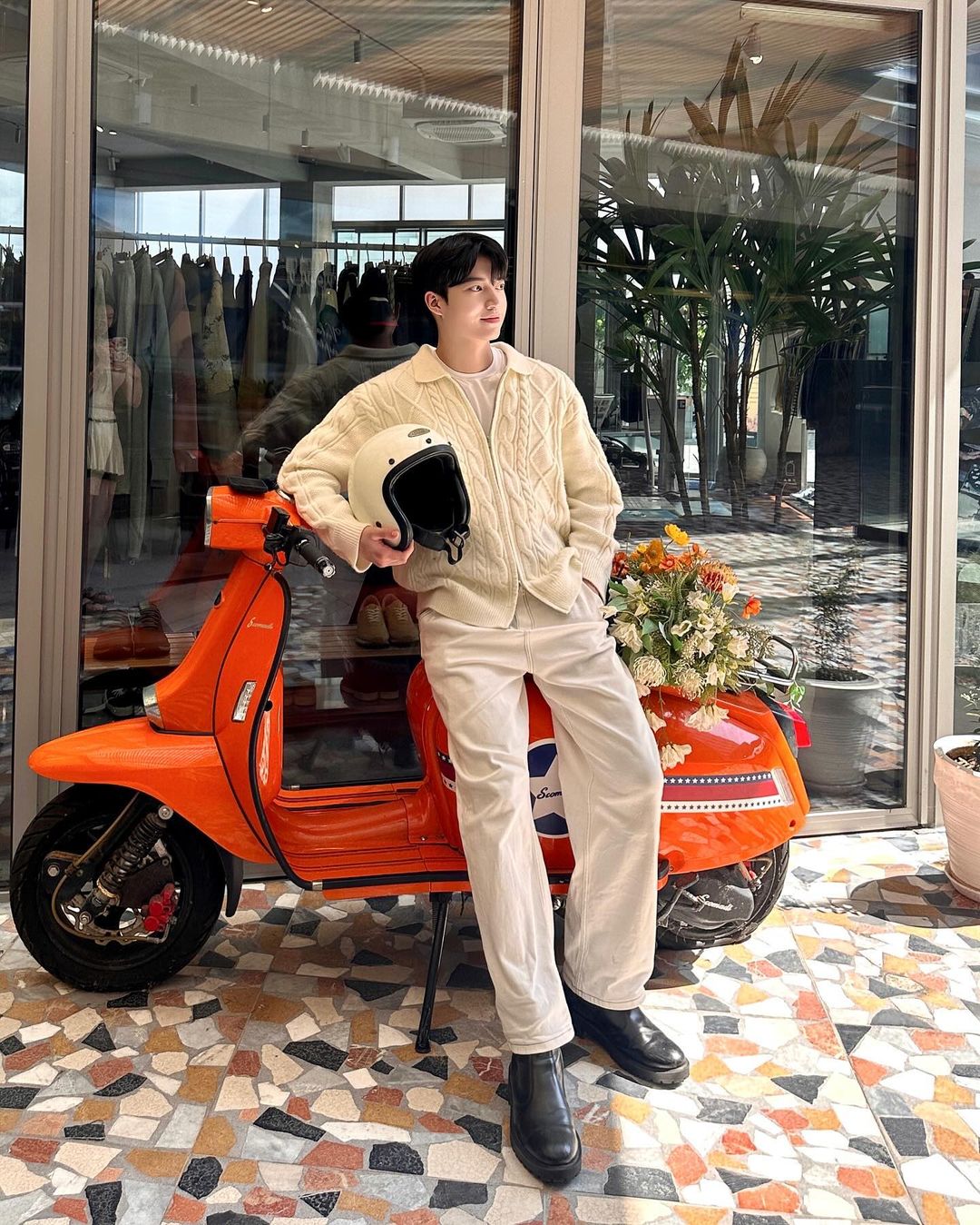 一部影片6000多万浏览,因神似宋江爆红的韩国模特Daegwan