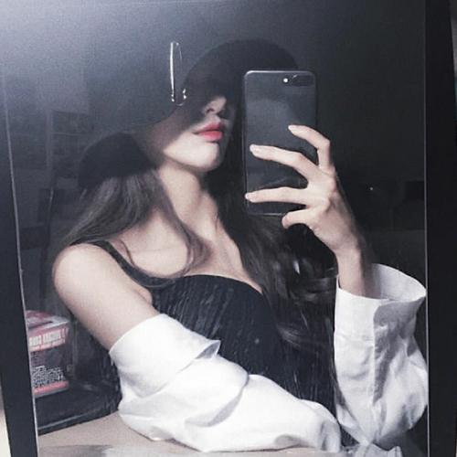 丈夫本想要出去工作 没想到却发现了妻子隐藏的秘密