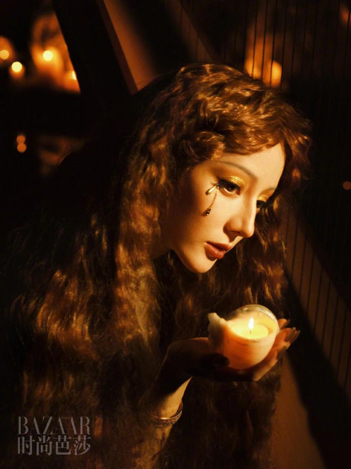 迪丽热巴登时尚芭莎杂志，美得不可方物