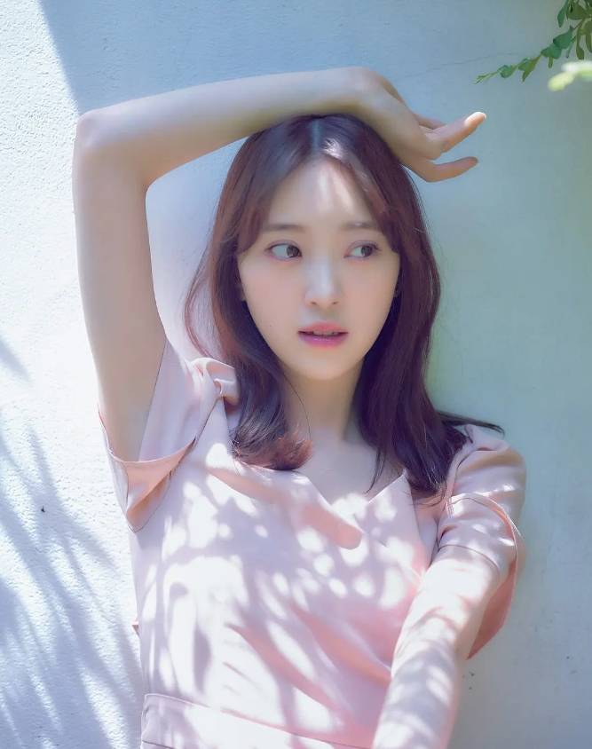 这颜值这身材太迷人了？堀未央奈优雅又迷人-4