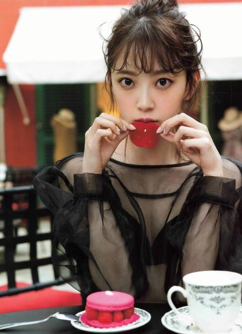 这颜值这身材太迷人了？堀未央奈优雅又迷人-8