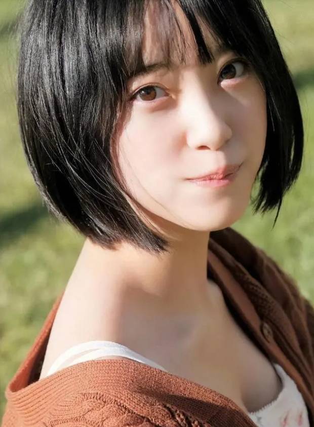 这颜值这身材太迷人了？堀未央奈优雅又迷人-6