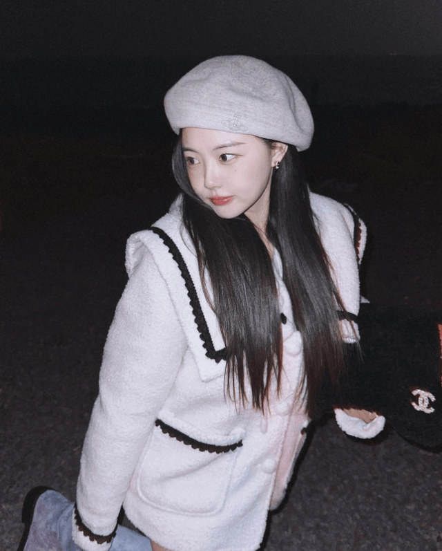 幼态脸也能驾驭时尚?看ins穿搭博主如何演绎可爱新风尚