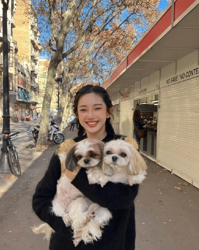 从街头到高端,AMLLIJ如何用穿搭诠释美无界限,引领潮流新风尚-2 从街头到高端,AMLLIJ如何用穿搭诠释美无界限,引领潮流新风尚