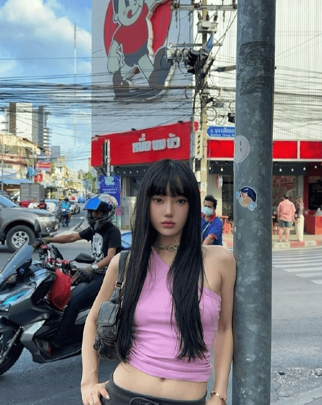 从街头到高端,AMLLIJ如何用穿搭诠释美无界限,引领潮流新风尚-4 从街头到高端,AMLLIJ如何用穿搭诠释美无界限,引领潮流新风尚