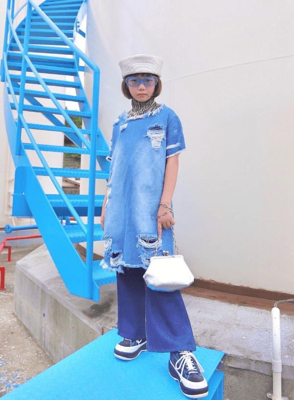 小小搭配师coco，复古与街头并蓄的时尚穿搭示例